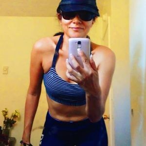 Meet your Posher, Claudia